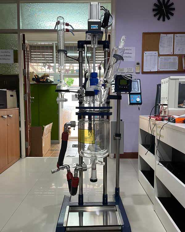 玻璃反應釜不能與哪些介質(zhì)和物料接觸？怎么清洗？