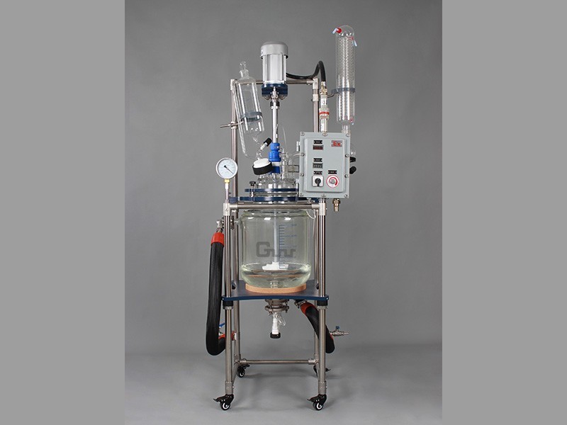 玻璃反應(yīng)釜與高低溫一體機的溫度控制應(yīng)用及其重要性